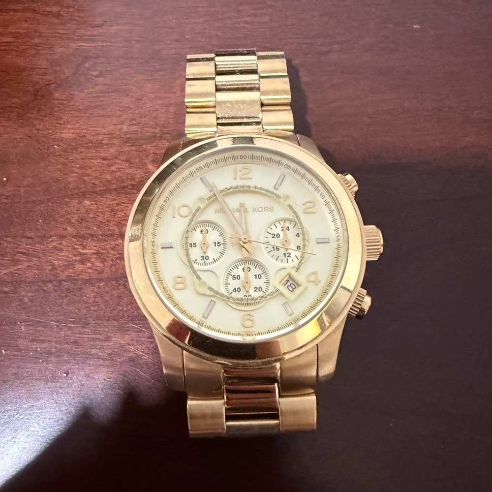 Michael Kors Gold Men or Womens Chronograph Bracelet Watch in great condition!!